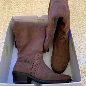 New condition over the knee brushed boots size 7.5.